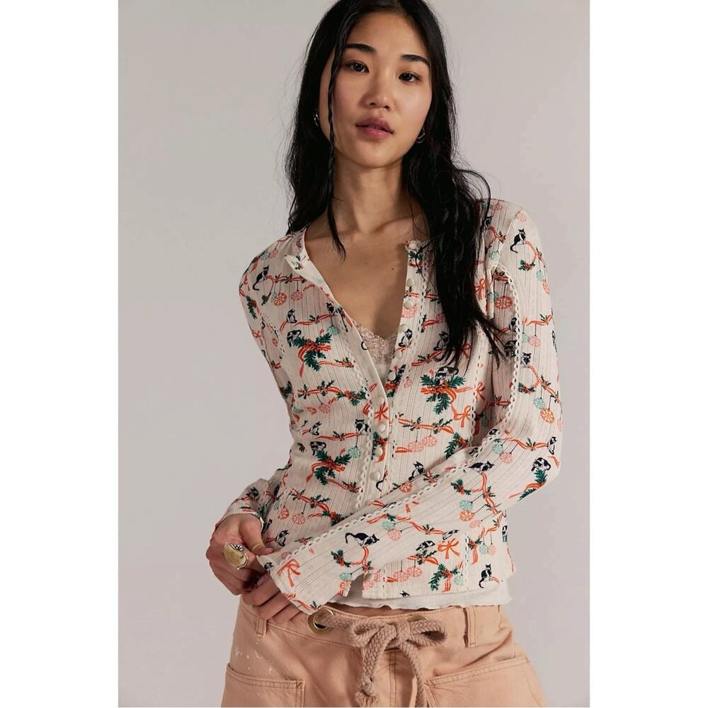 Free People Dainty Vintage Christmas Kittens Pearl And Lace Cardi Top Medium NWT - Picture 2 of 11